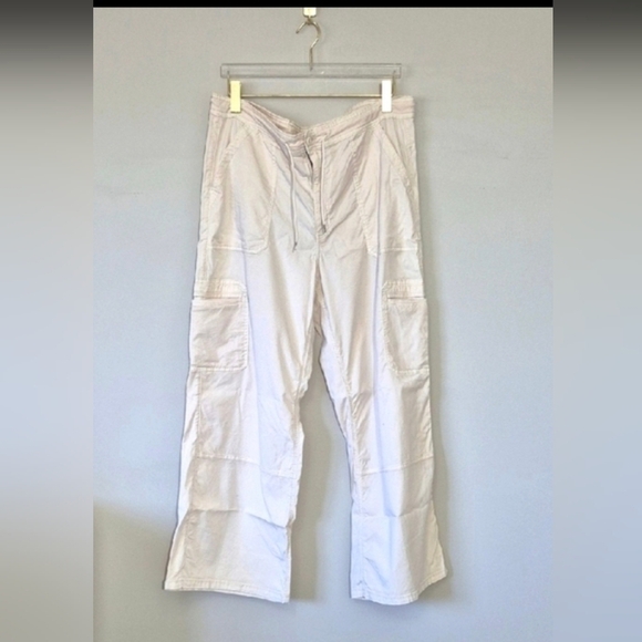 American Eagle Casual Cargo Wide Leg  Cream Pants, Size 18 - Picture 3 of 12